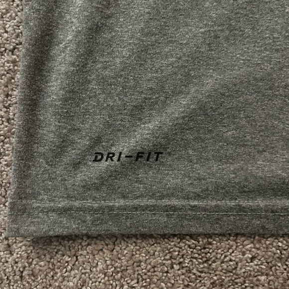 Grey Nike dry fit workout Tee shirt - Picture 2 of 3